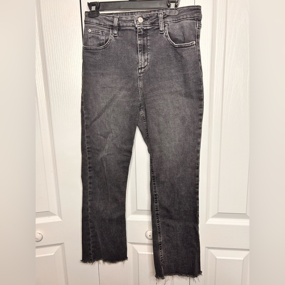 BDG Jeans Women's 29 Black Kick Flare High Rise Cropped Raw Hem‎ Cut Off Denim